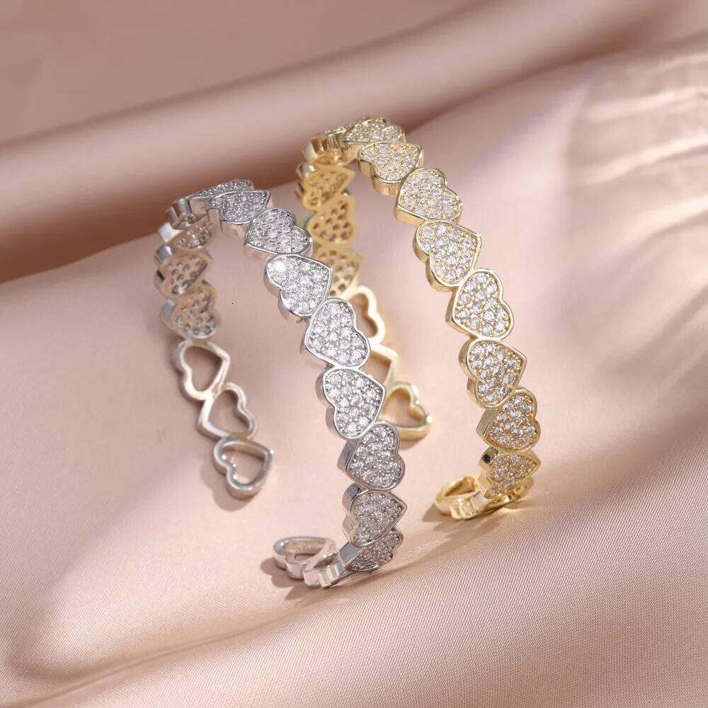 ZAKOL Trendy Shiny Zircon Heart-Shaped Open Bracelet Luxury Zirconia Hip-hop Rock Fashion Personalized Wrist Jewelry
