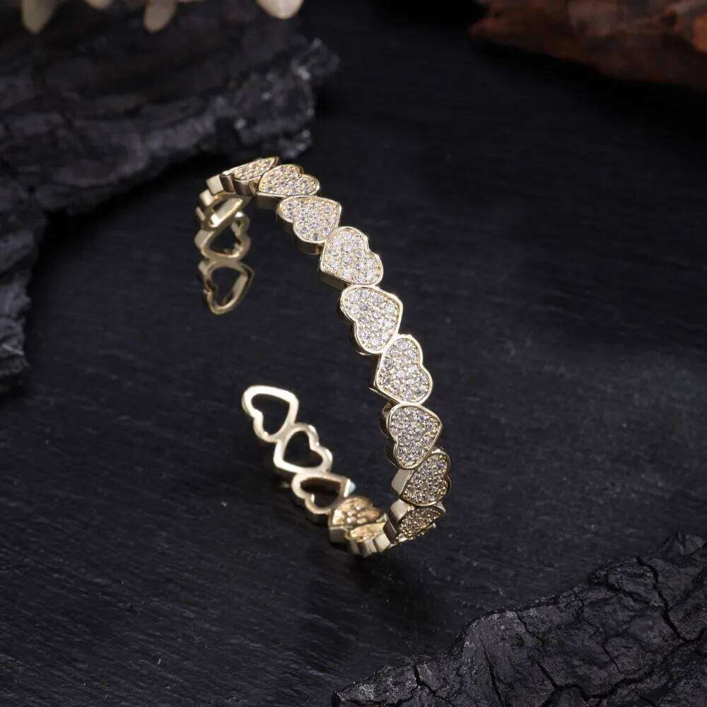 ZAKOL Trendy Shiny Zircon Heart-Shaped Open Bracelet Luxury Zirconia Hip-hop Rock Fashion Personalized Wrist Jewelry