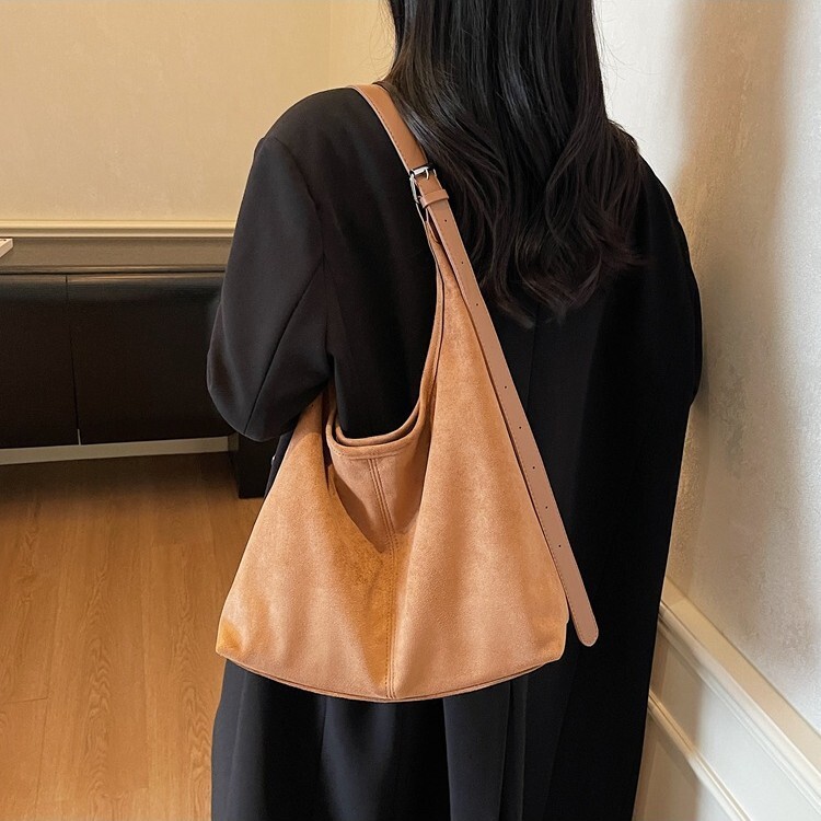 Cross border hot selling large capacity shoulder bag, new retro luxury handbag, commuting mother and daughter bag, crossbody bag