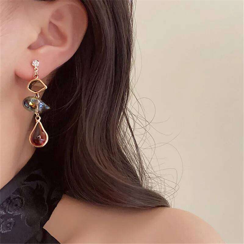 New 2024 Vintage Abstract Art Style Asymmetric Drop For Women Personality Humanoid Hand Earrings Party Jewelry C251227