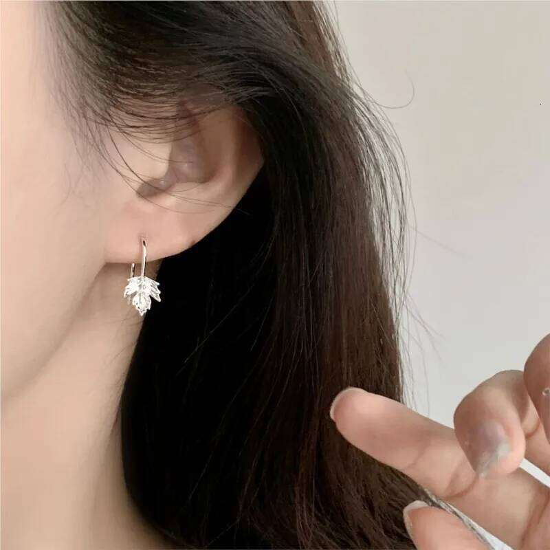 PANJBJ 925 Sterling Silve Maple Leave Studs Earring for Women Plant Texture Office Versatile Simple Accessories Gift Dropship C251227