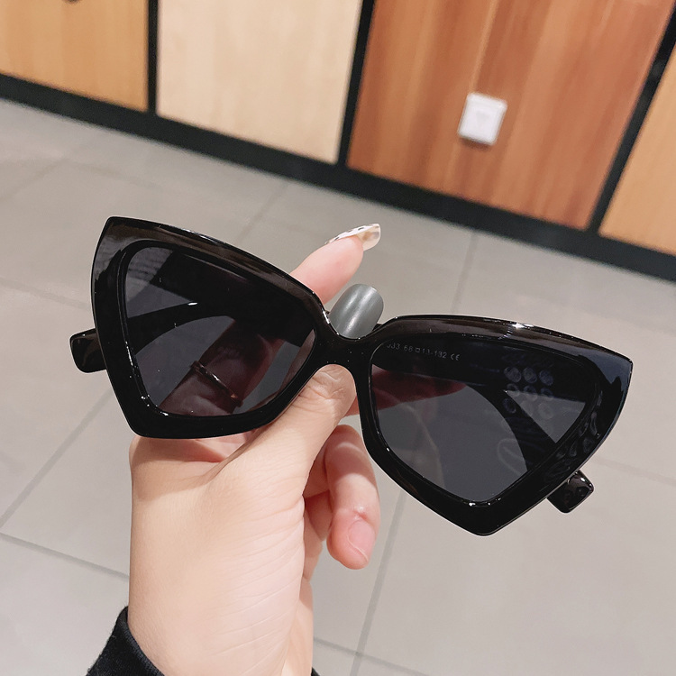 Cross border cat eye shaped sunglasses, women's sunglasses, European and American fashion UV resistant street photography retro glasses, sun shad
