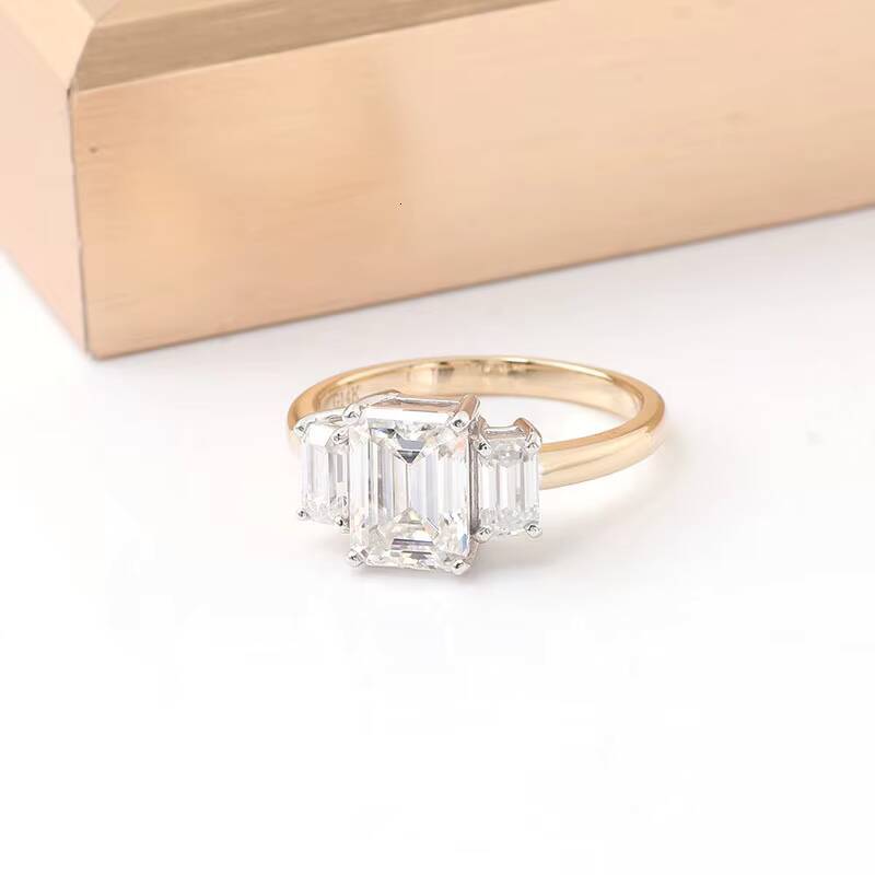 Synthetic Pure Gold 18K D Color Lab Grown Diamond Engagement Ring 1CT VVS IGI Womens Synthetic Lab-Grown Diamond Rings