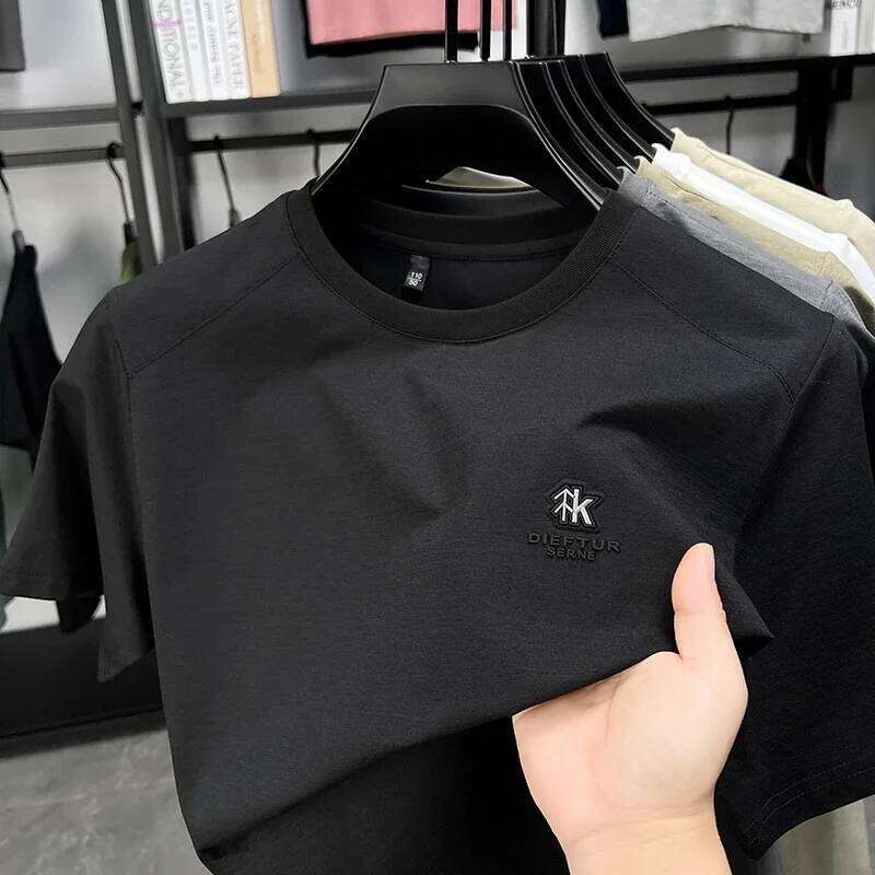 2025 New Men's Korean Style Fashion Badge Short Sleeved Sleeve Round Neck T-Shirt Casual And Comfortable Summer Versatile Top