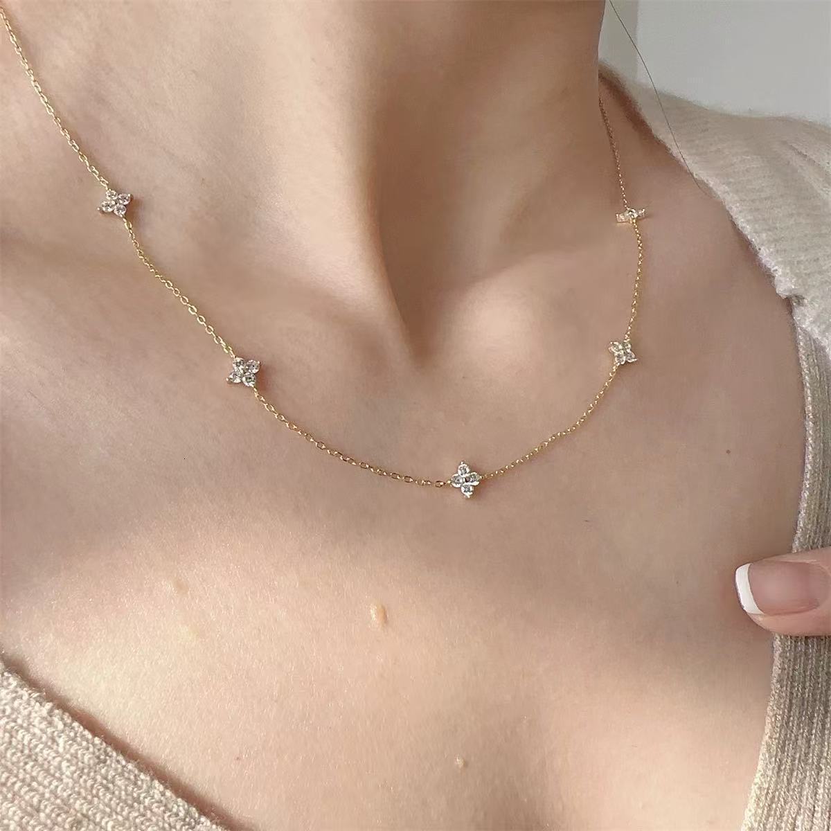 Luxury Brand Designer Jewelry Luxury Brand Designer Jewelry S925 Silver Plated Diamond-Encrusted Four-Leaf Clover Necklace Clavicle Chain Starry Sky S