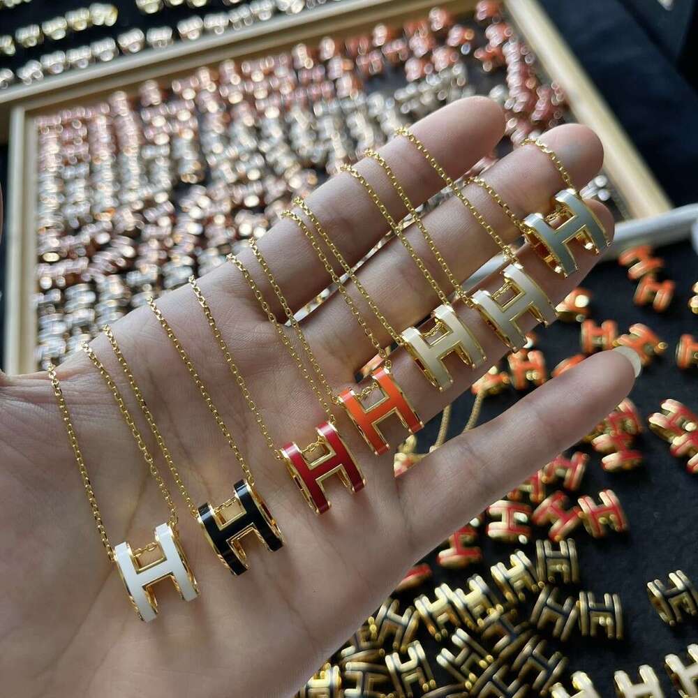 H Letter Necklace Necklace Pearls Enamel Pendant Collarbone Chain 18K Rose Gold Plated