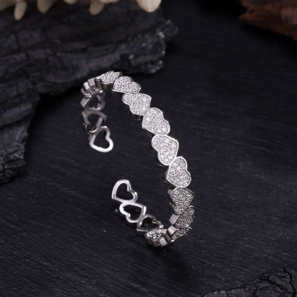 ZAKOL Trendy Shiny Zircon Heart-Shaped Open Bracelet Luxury Zirconia Hip-hop Rock Fashion Personalized Wrist Jewelry