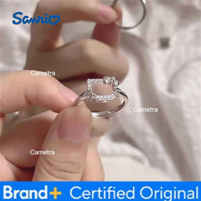 Sanrio Fashion Cartoon Kitty Cat Necklace Rhinestone Decoration Sweet Girl Student Best Friend Collar Chain Sweater Chain Jewelry H251229