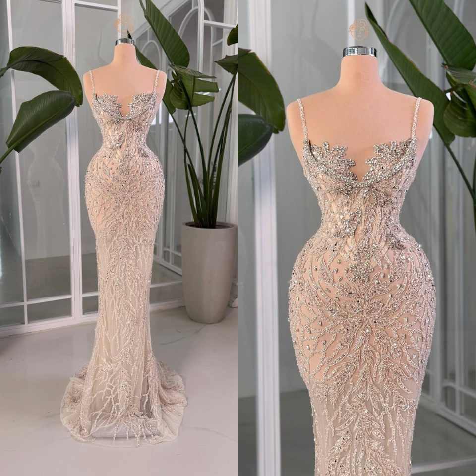 Sexy Sleeveless Sequined Prom Dresses Sparkly Spaghetti Straps Beaded Evening Dress Floor Length Customized Party Cocktail Gown