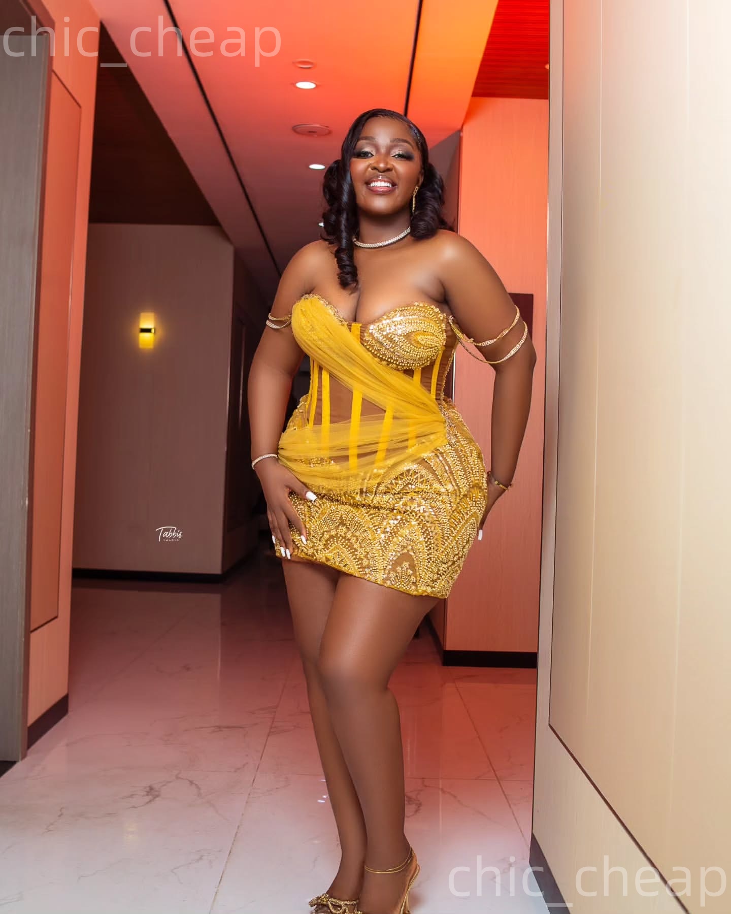 Chic Yellow Sheath 2026 Cocktail Dress Sweetheart Sequined Illusion Short Mini Graduation Homecoming Dresses For Special Occasions Sweetheart Gowns