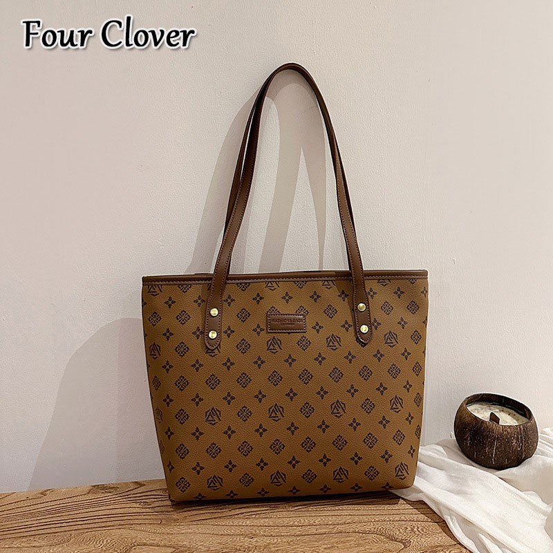 New luxury handbag with high-end retro feel, large capacity tote, fashionable and high-quality shoulder bag for women, shopping handbag, underarm bag