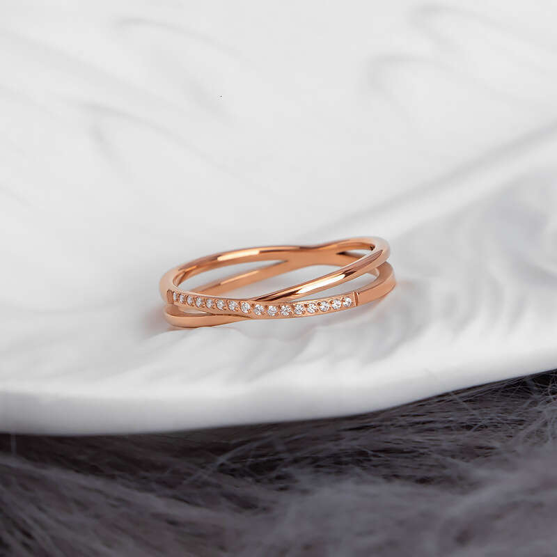 Elegant Cross Inlaid Diamond for Women Korean Version Titanium Steel Ring Light Luxury New Niche Design Sense Personality Exquisite