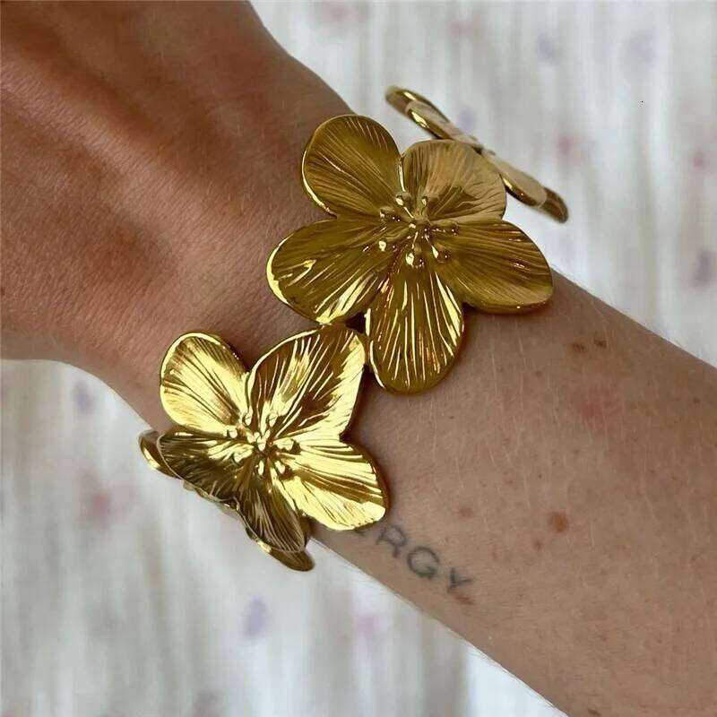 2025 New Personality Wide Flower Bracelet Opening Geometric Adjustable Hand Jewelry Party Gift 25H1229
