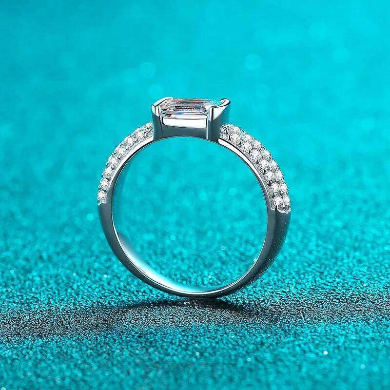 18K gold inlaid diamond women's ring, shiny emerald cut rectangular 1-Ct Pt950 platinum moissanite fashion ring 9d3