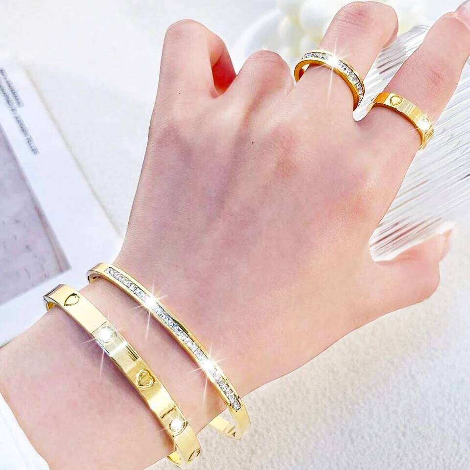 ZAKOL 4Pcs Classic Heart-Shaped Stainless Steel with Zircon Inlay Simple Couple's Bracelet Ring for Men And Women