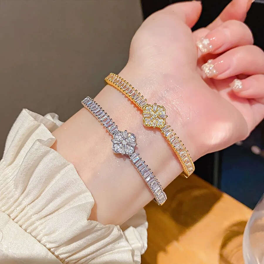 Designer Jewellery High Quality Golden Cuff Bracelet with Four-Leaf Clover Crystal Detail for Daily Wear Gift for All Occasions Textured Elegant Acces