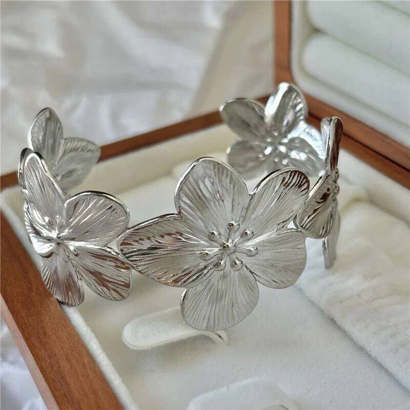 2025 New Personality Wide Flower Bracelet Opening Geometric Adjustable Hand Jewelry Party Gift 25H1229