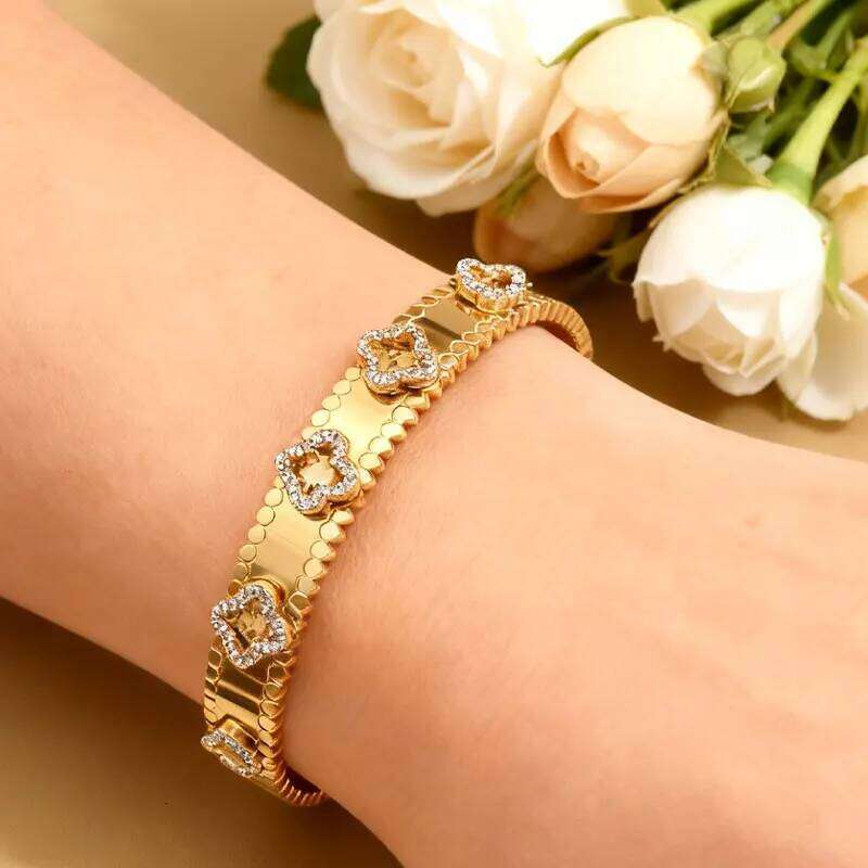 ZAKOL Stainless Steel Four-Leaf Clover Diamond Design Bracelet Jewelry, Suitable For Daily Matching Style Birthday Gifts