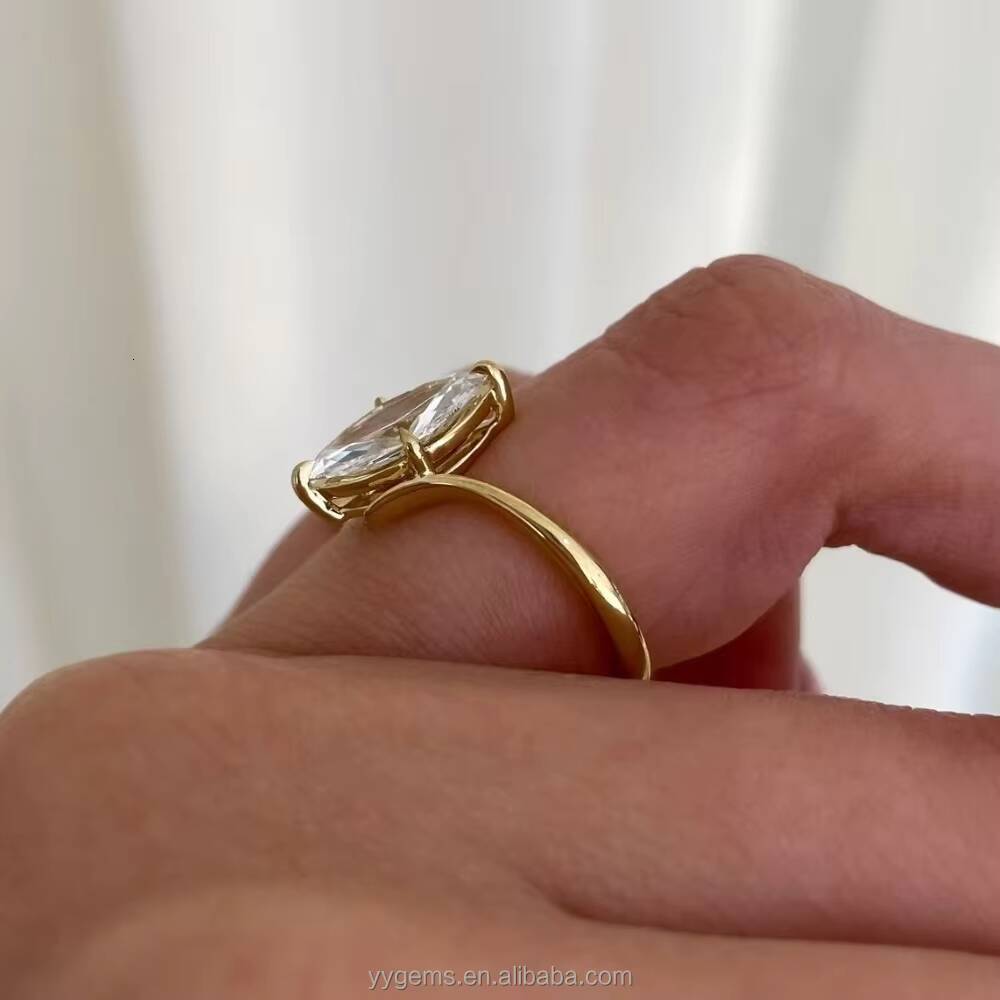 Yu Ying Custom Gorgeous Marquise Solitaire 18K Yellow Gold Rings 25CT Eye Moissanite Diamond Fine Jewelry Women Wedding Rings