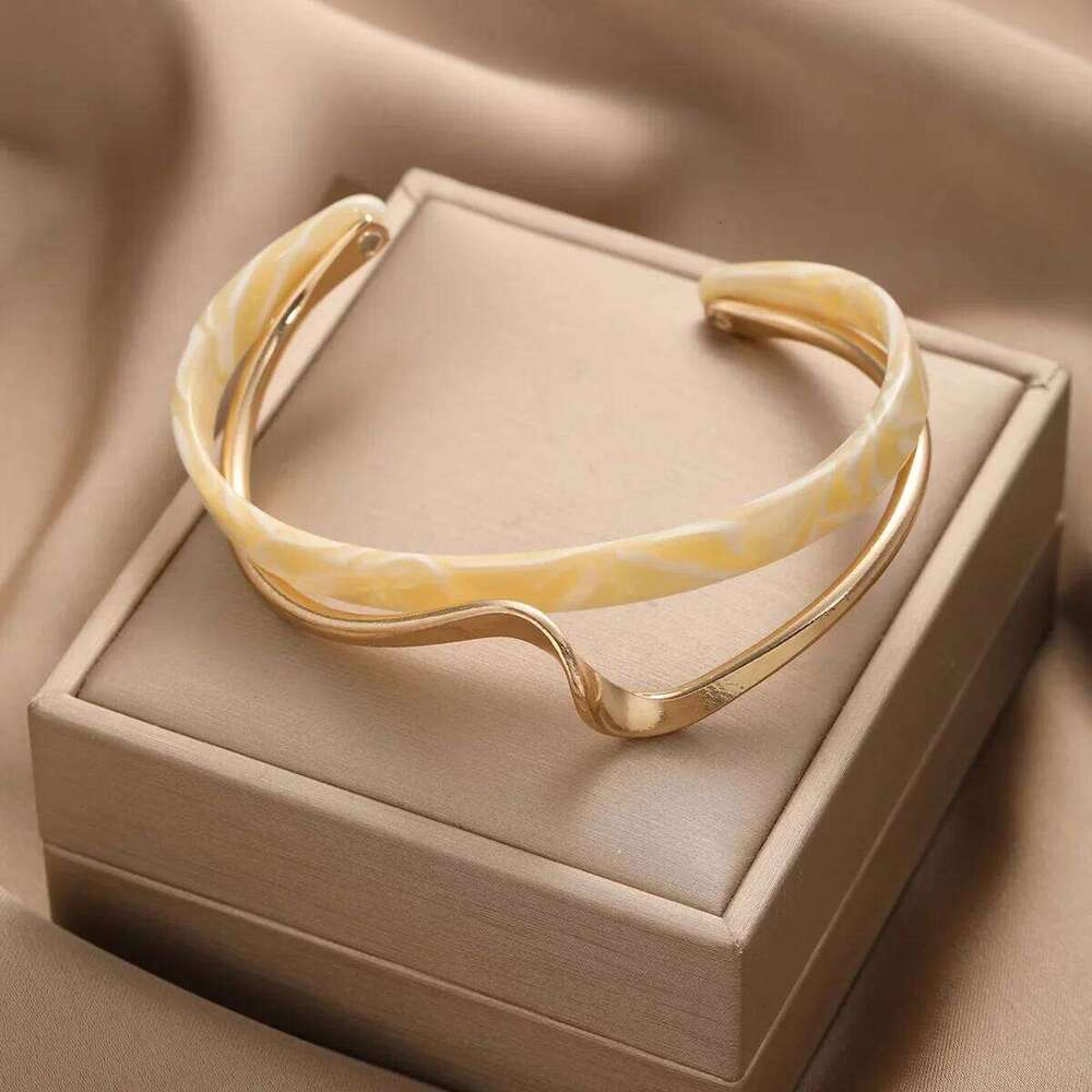 Korea Light Luxury White Shellfis Board Bracelet Bend Metallic Texture Bracelets Set For Women Fashion Jewelry Gifts Wholesale