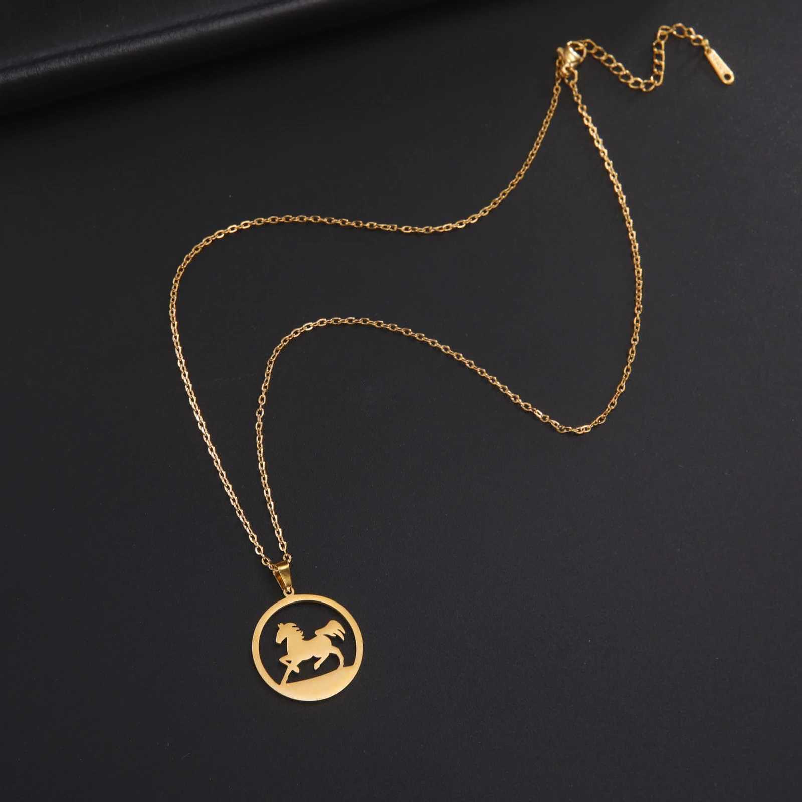 Skyrim Running Horse Round Pendant Necklace Women Girls Stainless Steel Neck Chain Fashion Jewelry Birthday Gift for Horse Lover Y251227