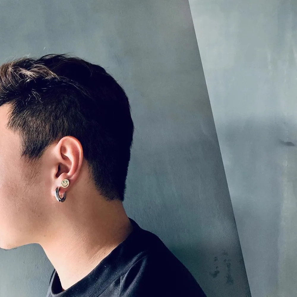 TrendMen Hiphop Rock Smiling Laugh Face Copper Zirconia Stud Earrings For Men Gold Color Metal Crystal Party Jewelry Ears Gifts 251224