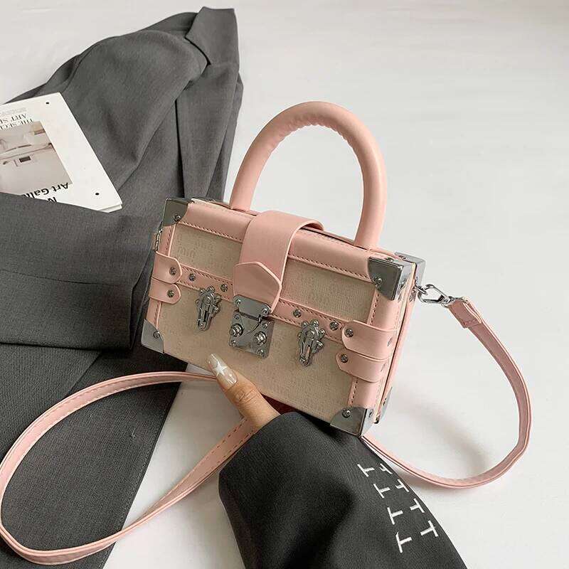 Elegant Leather Clutch Bag For Women With Vintage Flair Casual Style And Trendy High End Designer Inspiration LEMON KOKO