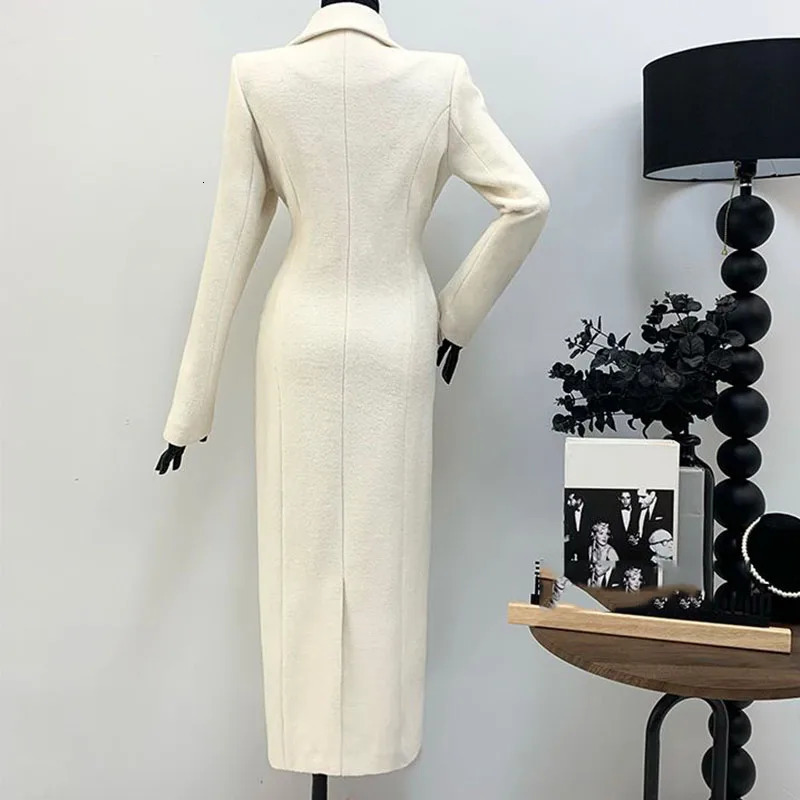 Autumn Winter Fashion HighQuality Womens Woolen Coat 2025 Temperament Double Breasted Solid Color H322 251216