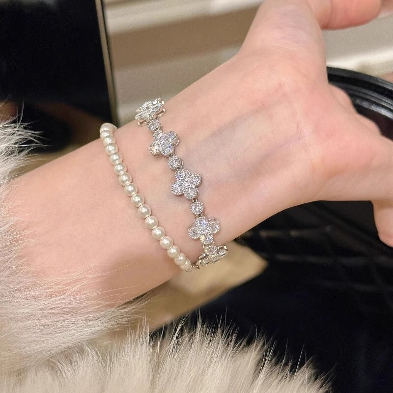Luxury Brand Designer Jewelry Heavy Craft ~ Super Sparkling Snowflake Four-Leaf Clover Bracelet Inlaid With Zirconia Luxurious Exquisite Elegant High-