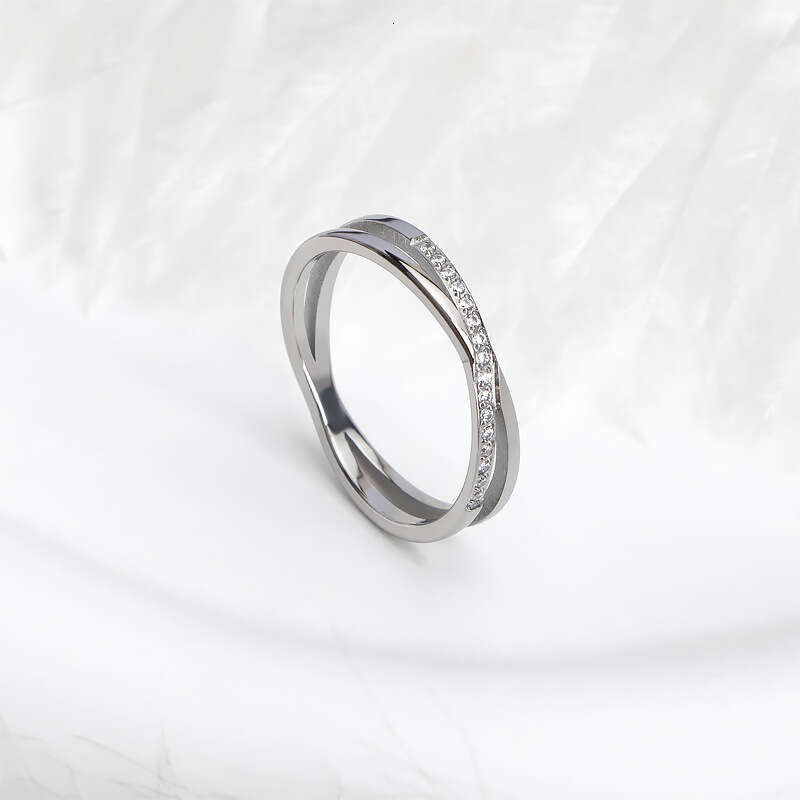 Elegant Cross Inlaid Diamond for Women Korean Version Titanium Steel Ring Light Luxury New Niche Design Sense Personality Exquisite