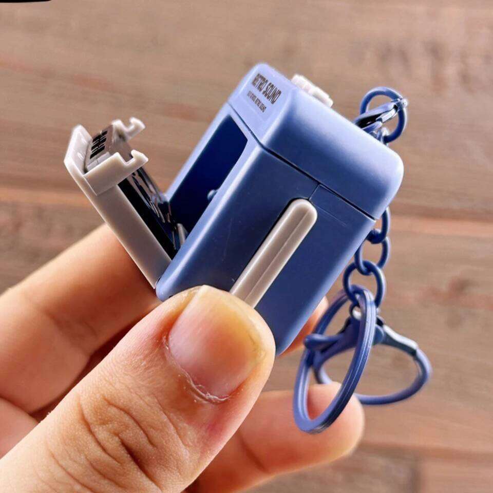 ZAKOL Personalized Retro Tape Recorder Keychain Mini Recording Music Box Pendant Keyring Backpack Ornament Birthday Couple Gift