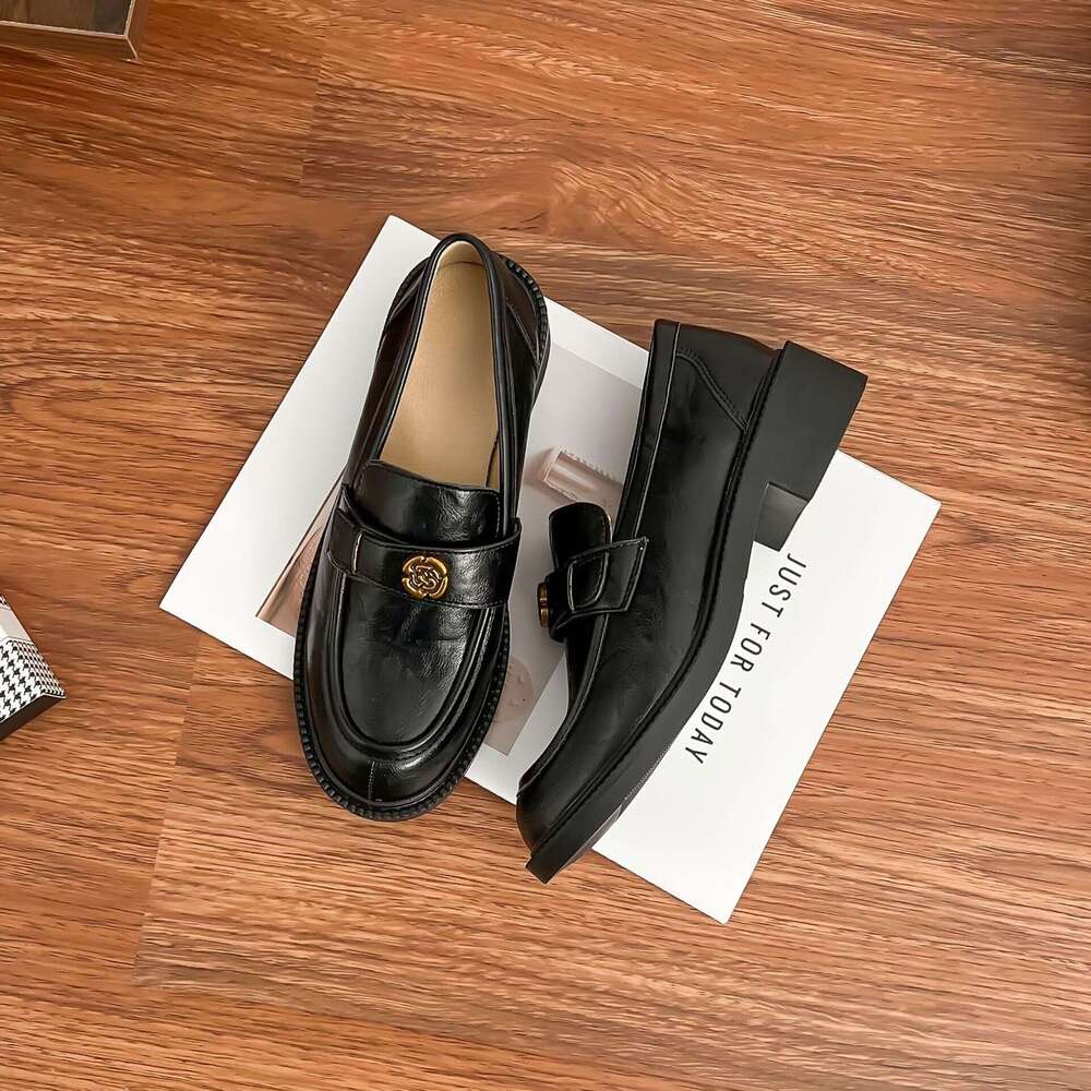 2025 Spring New Loafers Retro Camellia Strap French Small Leather Women's Internet Celebrity Style Shoes
