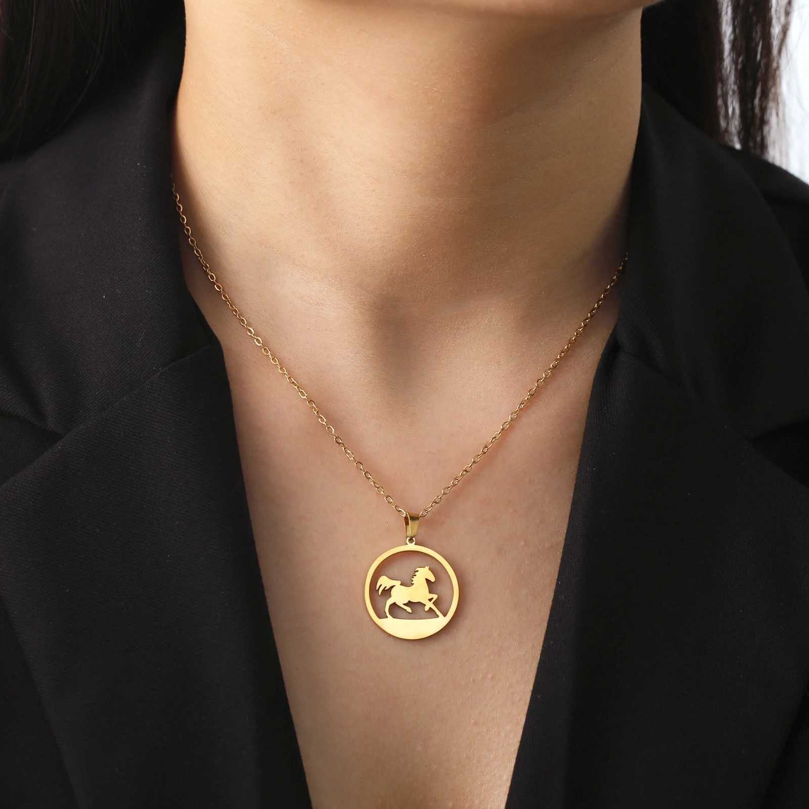 Skyrim Running Horse Round Pendant Necklace Women Girls Stainless Steel Neck Chain Fashion Jewelry Birthday Gift for Horse Lover Y251227
