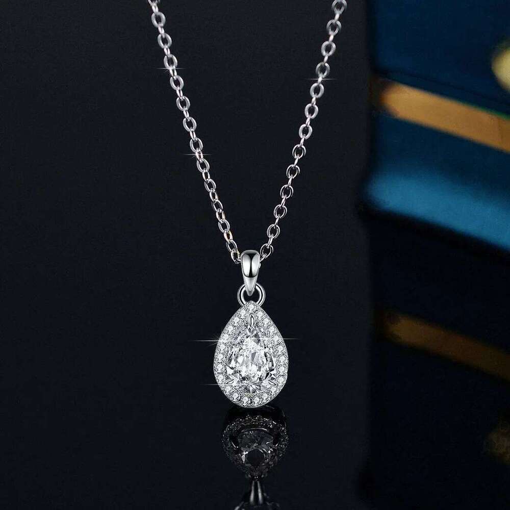 18K gold inlaid pendant for women, moissanite droplet pear shaped full diamond PT950 platinum collarbone chain 775