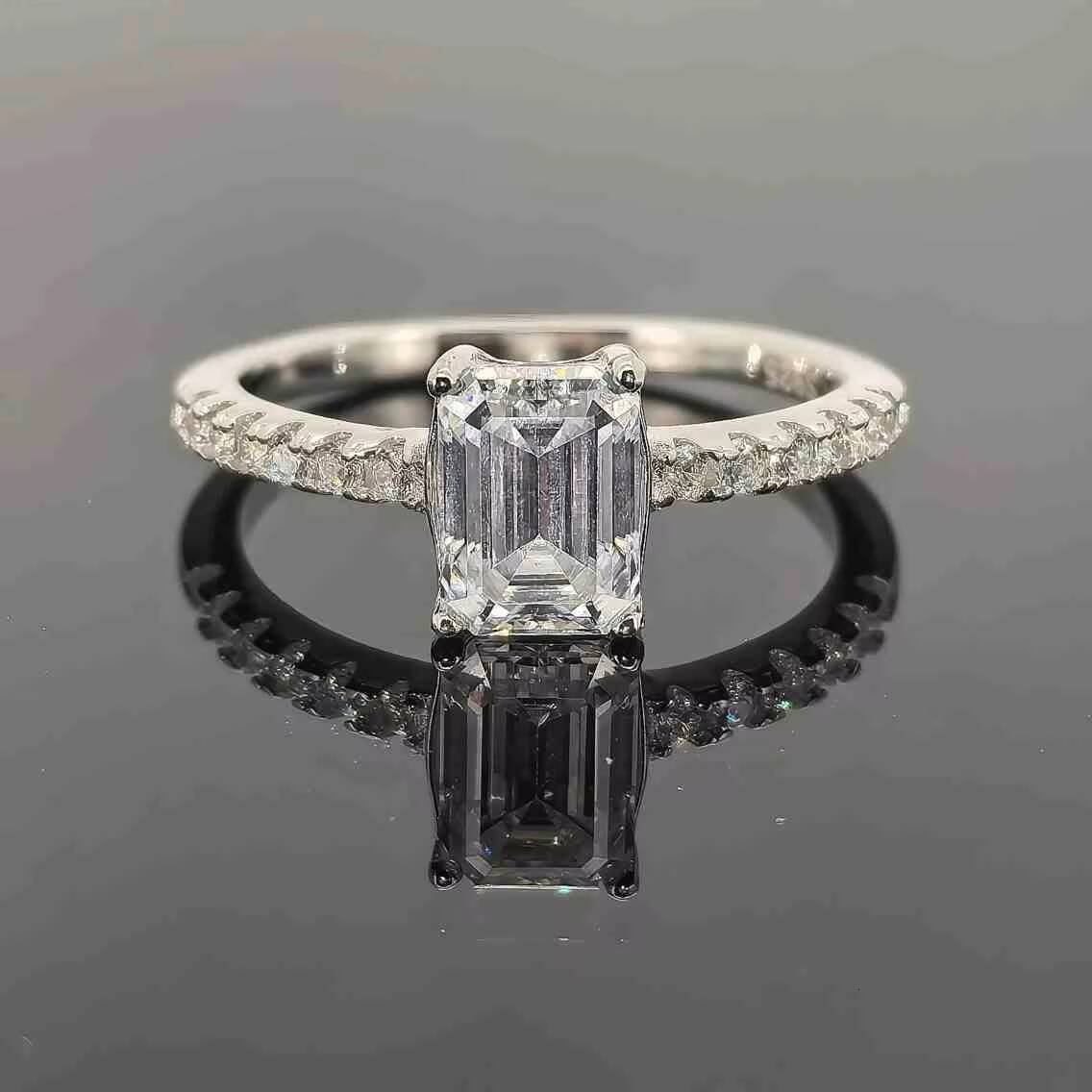 810mm Hot Selling 925 Sterling Silver Moissanite Engagement Wedding Ring Premium Quality 4CT Emerald Moissanite Ring