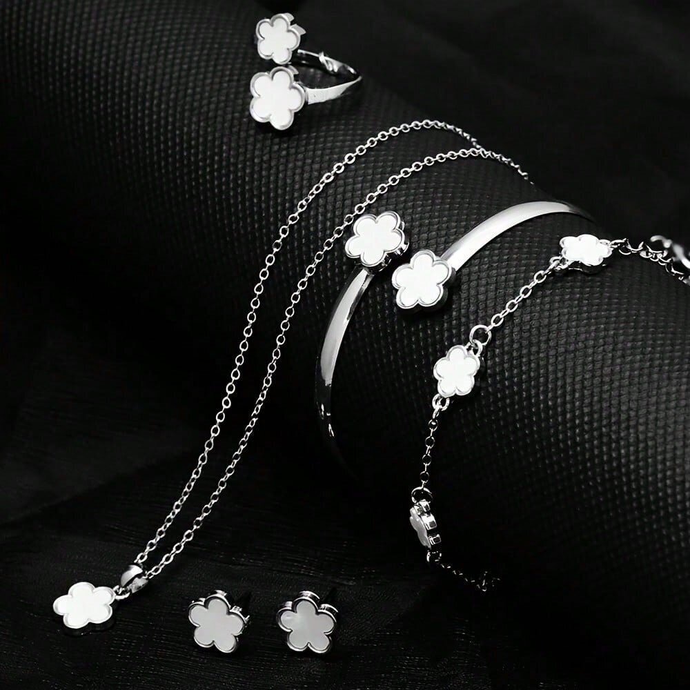 Luxury Brand Designer Jewelry European And American Hot-Selling Five-Petal Flower 5-Piece Set Necklace Bracelet Bangle Earrings Ring European And Amer