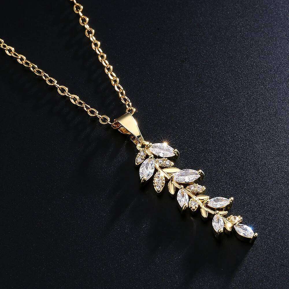 ZAKOL Exquisite Marquise Zircon Niche Leaves Pendant Necklace for Women Girls Versatile Copper Shiny CZ Wedding Jewelry Gift