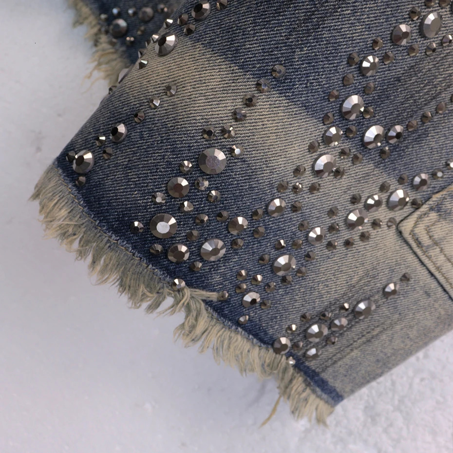 Fire Diamond Denim Shorts Vintage Rhinestone Graphic Short Jeans Men Streetwear Harajuku Hip Hop Shorts 251223