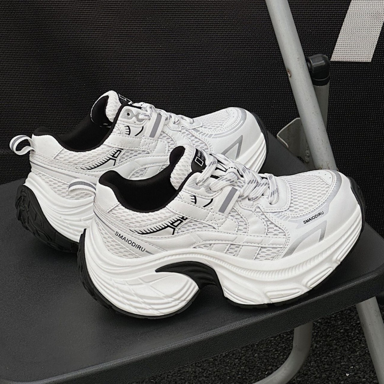 2025 Designer Fashion New Multi functional Round Head Soft Bottom Height Raising Comfortable Women's Casual Sports Shoes