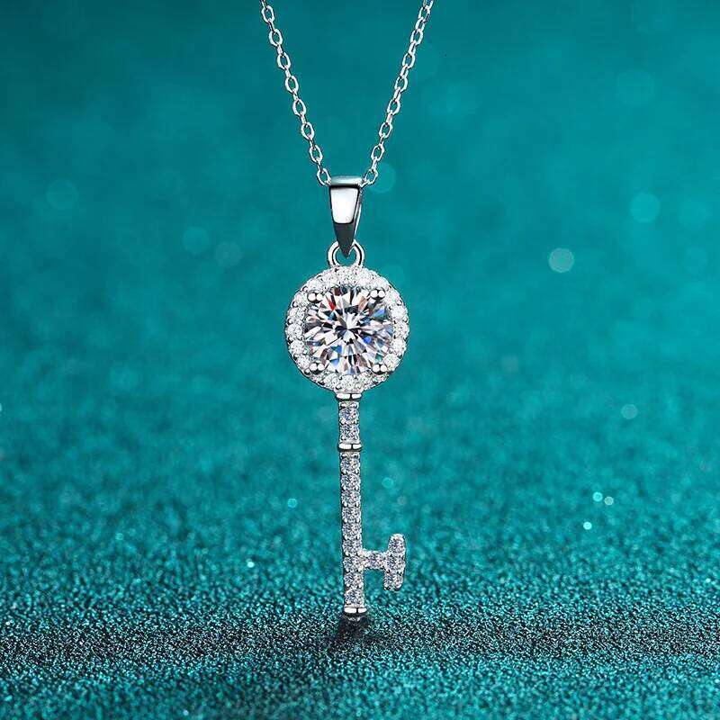 JOIAS HOME Luxury S925 Sterling Silver Key Pendant 0.5-1CT D Color Moissanite Diamond Necklace for Women's Daily Fine Jewelry 3d5