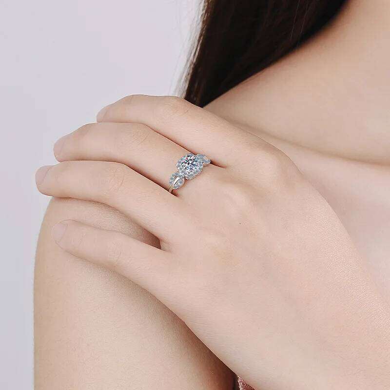 18K gold inlaid women's moissanite leaf shaped pt950 platinum diamond meson light luxury style high-end ring fb3