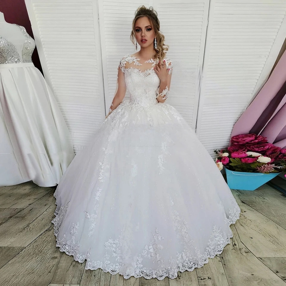 Elegant Ball Gown Wedding Dresses Long Sleeves Lace Appliques Floor Length Ivory Tulle Bridal Gowns Custom Made Plus Size Bride Dress