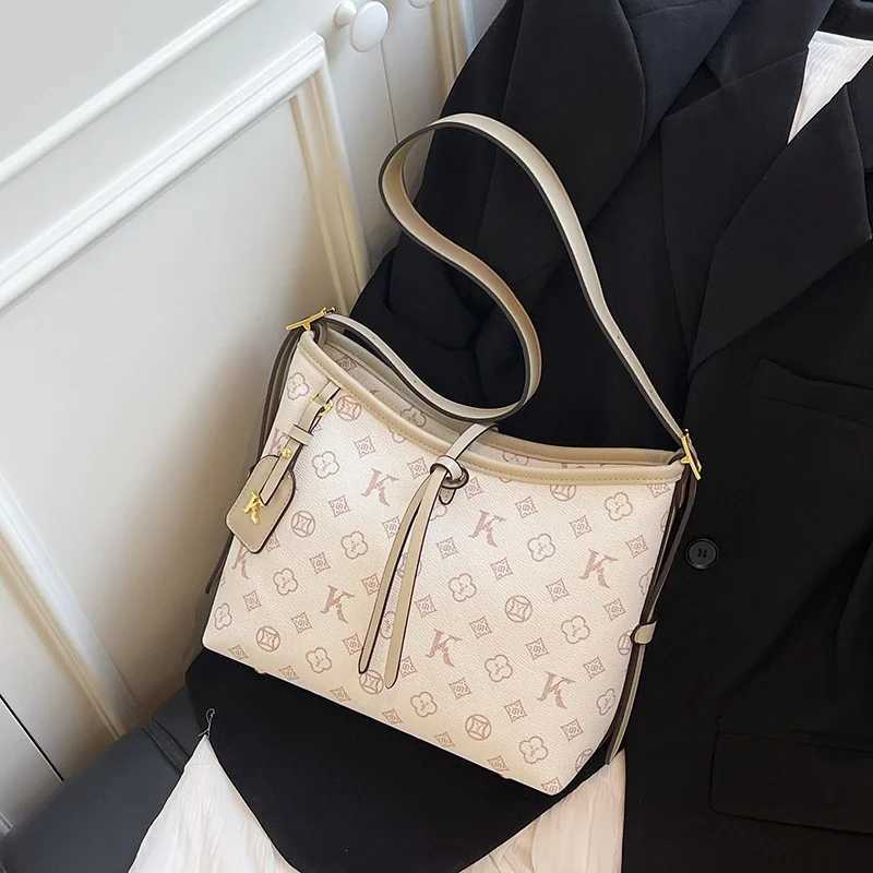 Elegant Ladies Messenger Bag Leather Crossbody Style Womens Handbag Classic And Popular Design By FaMOUs H251229