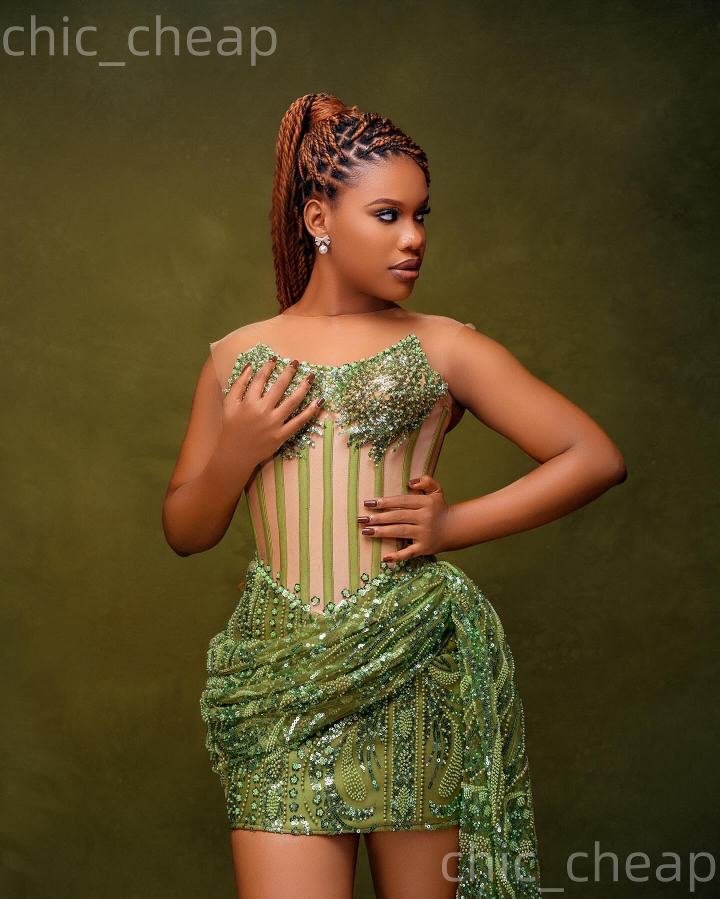 Chic Olive Green Sheath 2026 Cocktail Dress Sheer Neck Illusion Sequined Short Mini Graduation Homecoming Dresses For Special Occasions Sweetheart Gow