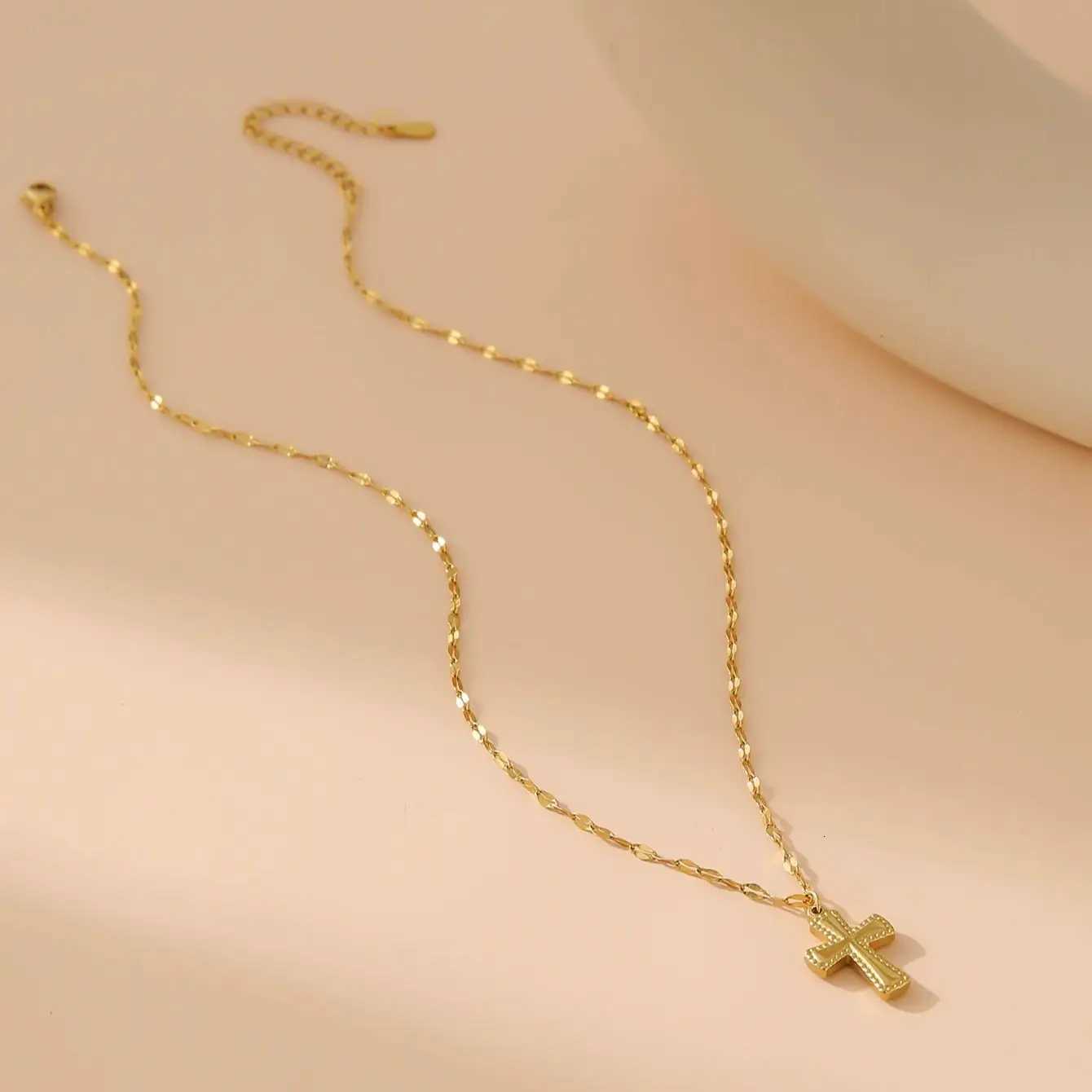 Cross Necklace For Women Stainless Steel 18K Gold Silver Chain Necklace Cross Pendant Charms Necklaces Jewelry Gift 2025 New Y251227