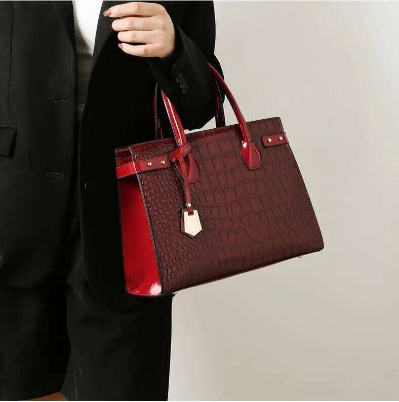 Pantent Leather Messenger Bags Crocodile Female Crossbody Shoulder Hand Bags For Women High Quality Ladies Handbags LEMON KOKO