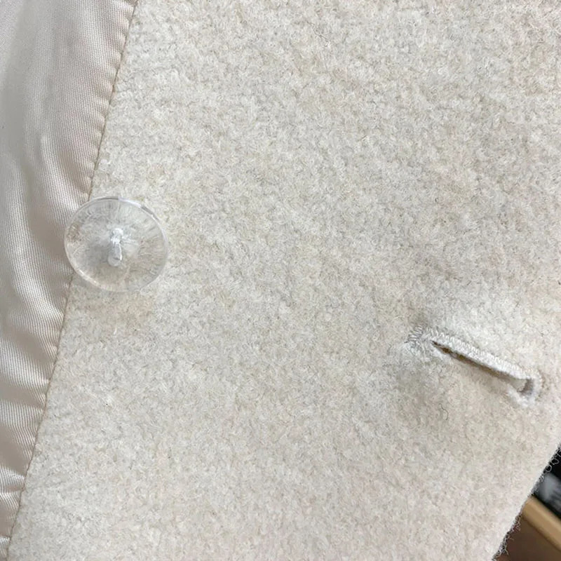 Autumn Winter Fashion HighQuality Womens Woolen Coat 2025 Temperament Double Breasted Solid Color H322 251216