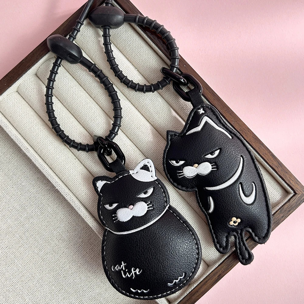 Cool Black Slacker Cat Leather Keychain Edgy Minimalist Couple Set Cute Bag Charm Unique Niche Gift for Lovers 251219