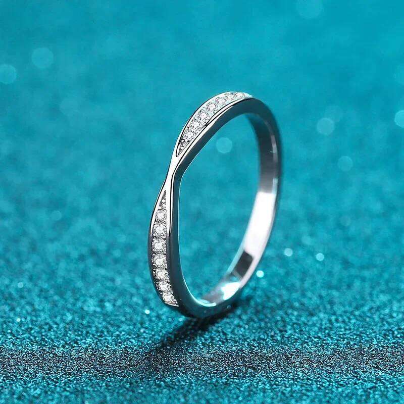 18K Gold Inlaid Women's Personalized Fashion Cross Shaped Moissanite PT950 Platinum Diamond Simple Ring 4ee