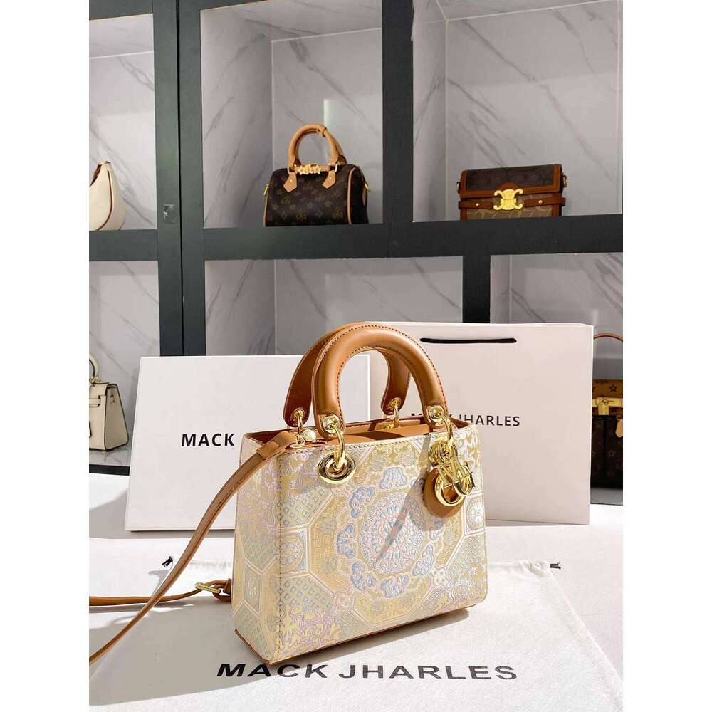 MACK JHARLES Chinese Style Heavy Embroidery Princess Diana for Women 2025 New High-end Middle-aged Mom Bag